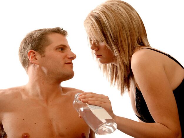 برای بزرگ کردن آلت تناسلی خود باید در حین ورزش از روغن ماساژ استفاده کنید.